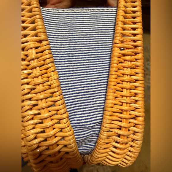 J. MCLAUGHLIN | Woven Straw Wicker Crossbody Bag in Tan with Chain Strap NWOT - Picture 7 of 9